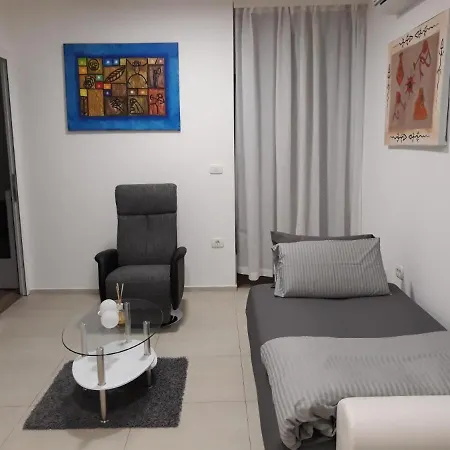 Apartma Yuliyana *